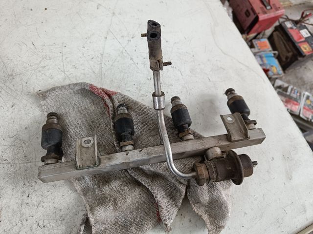 bontott OPEL ASTRA F Porlasztó Sor / Híd