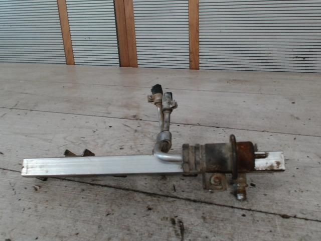 bontott OPEL ASTRA F Porlasztó Sor / Híd