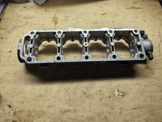 bontott OPEL ASTRA F Vezérműtengely Ház