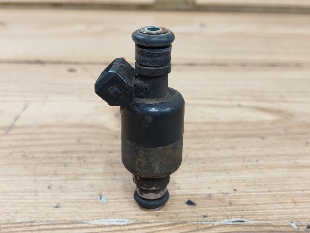 bontott OPEL ASTRA F Porlasztó (1 db)