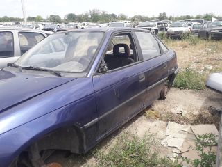 bontott OPEL ASTRA F Porlasztó Sor / Híd