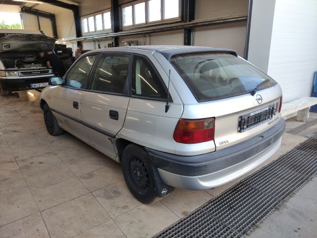 bontott OPEL ASTRA F Bal hátsó Rugó