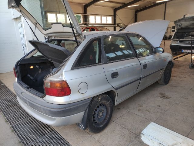 bontott OPEL ASTRA F Bal hátsó Rugó