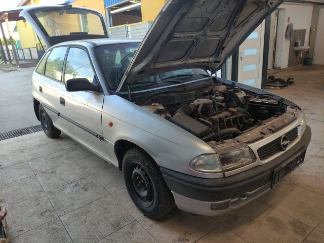 bontott OPEL ASTRA F Bal hátsó Rugó