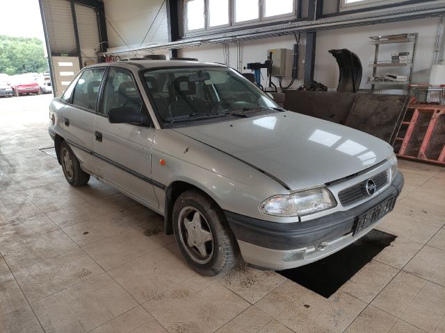 bontott OPEL ASTRA F Biztosítéktábla Motortér