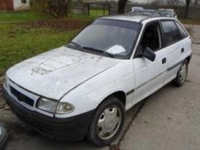 bontott OPEL ASTRA F Első Rugó