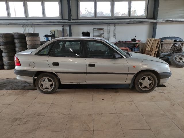 bontott OPEL ASTRA F Gáz Bowden