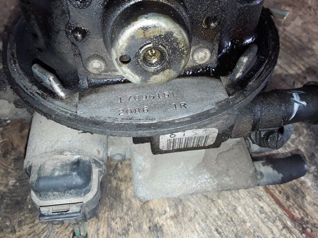 bontott OPEL ASTRA F Központi Injektor