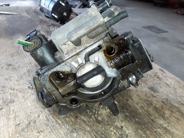 bontott OPEL ASTRA F Központi Injektor