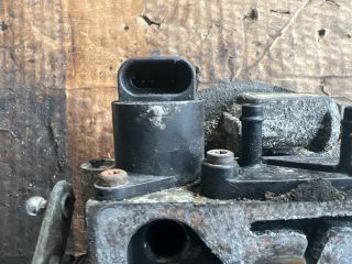 bontott OPEL ASTRA F Központi Injektor