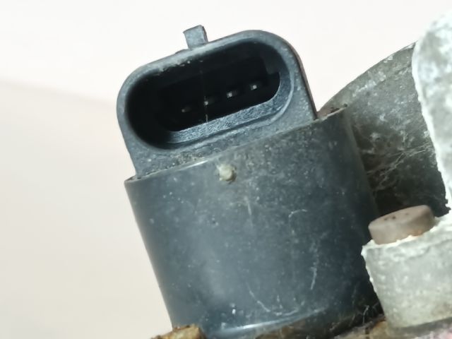 bontott OPEL ASTRA F Központi Injektor