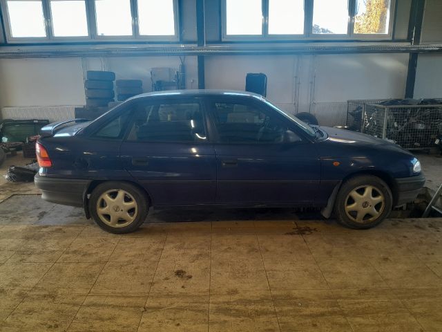 bontott OPEL ASTRA F Motorvezérlő