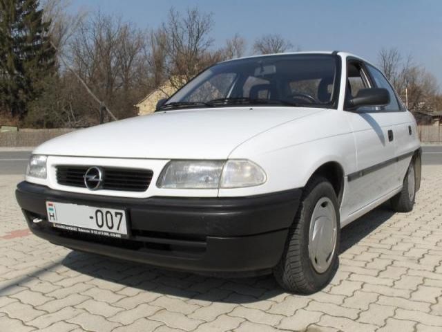 bontott OPEL ASTRA F Jobb Féltengely