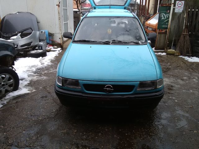 bontott OPEL ASTRA F Jobb első Csonkállvány Kerékaggyal