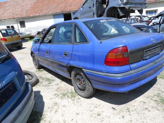 bontott OPEL ASTRA F Kormányszervó Motor (Hidraulikus)