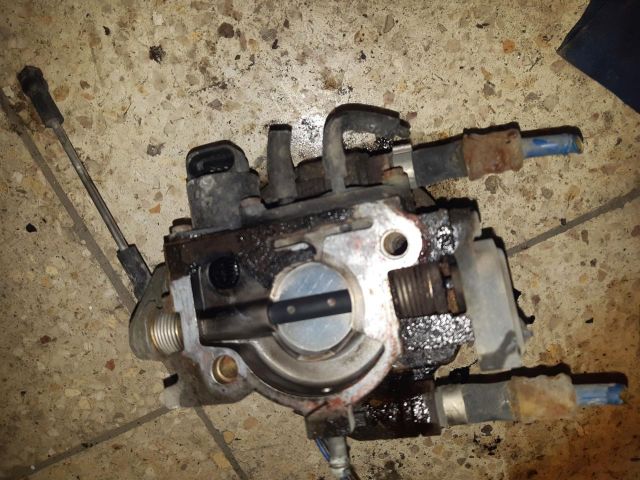 bontott OPEL ASTRA F Központi Injektor