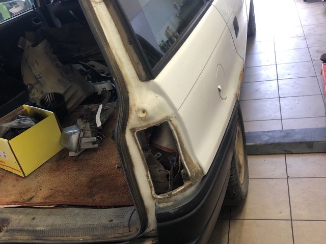 bontott OPEL ASTRA F Bal hátsó Rugó