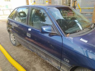 bontott OPEL ASTRA F Porlasztó Sor / Híd