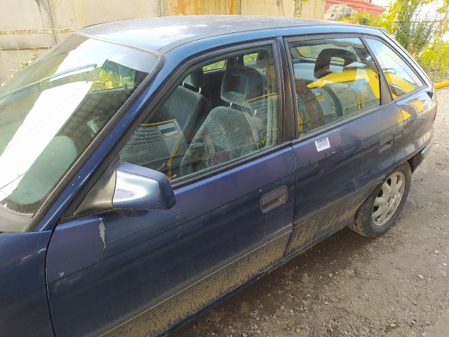 bontott OPEL ASTRA F Porlasztó Sor / Híd