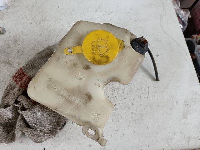 bontott OPEL ASTRA F Ablakmosó Tartály