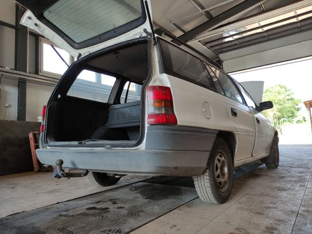 bontott OPEL ASTRA F Bal B Oszlop Burkolat