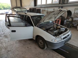 bontott OPEL ASTRA F Bal B Oszlop Burkolat