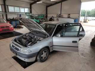 bontott OPEL ASTRA F Bal B Oszlop Burkolat