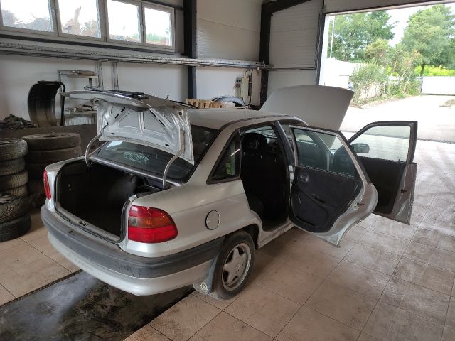 bontott OPEL ASTRA F Bal C Oszlop Burkolat