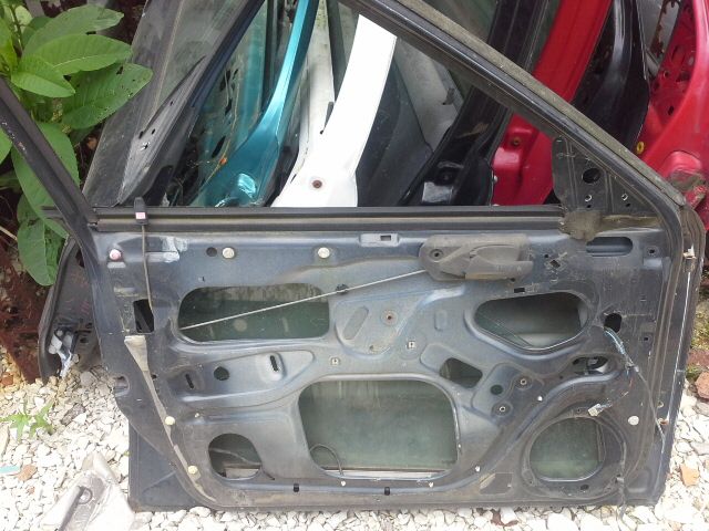 bontott OPEL ASTRA F Bal első Ajtó (Részeivel)