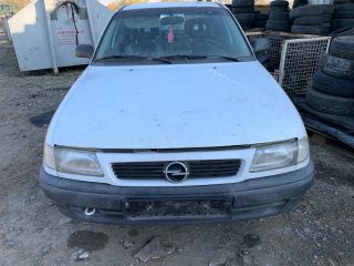 bontott OPEL ASTRA F Bal első Dobbetét (Kerékjárati, Műanyag)