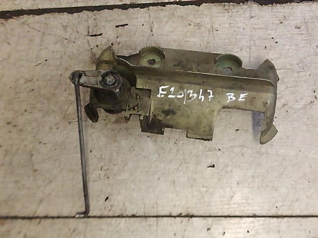 bontott OPEL ASTRA F Bal első Zárbetét