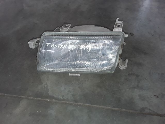 bontott OPEL ASTRA F Bal Fényszóró