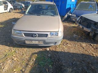 bontott OPEL ASTRA F Bal Fényszóró