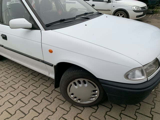 bontott OPEL ASTRA F Bal Fényszóró