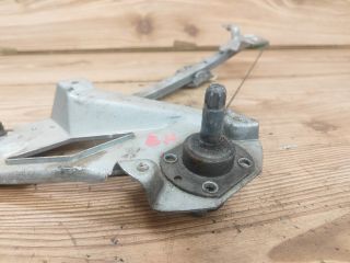 bontott OPEL ASTRA F Bal hátsó Ablakemelő Szerkezet (Mechanikus)