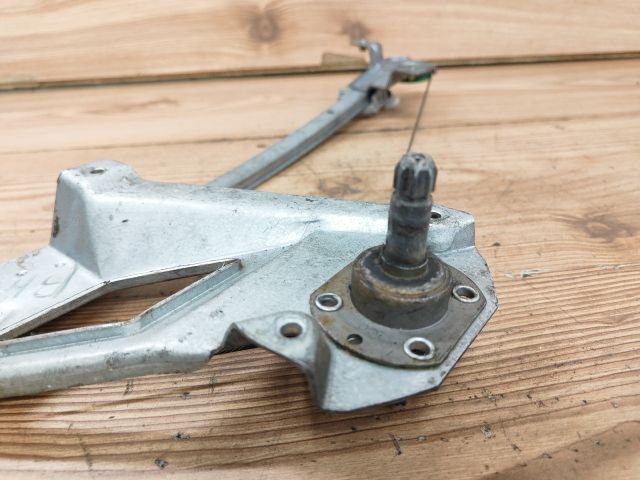 bontott OPEL ASTRA F Bal hátsó Ablakemelő Szerkezet (Mechanikus)