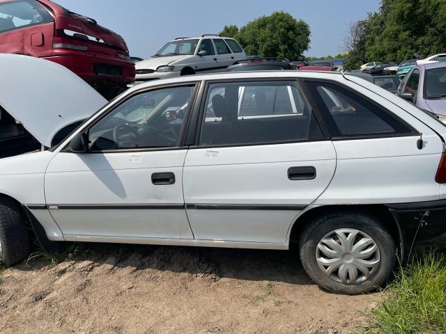 bontott OPEL ASTRA F Bal hátsó Ajtó (Üres lemez)