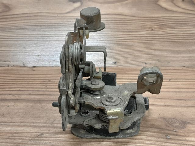 bontott OPEL ASTRA F Bal hátsó Ajtózár