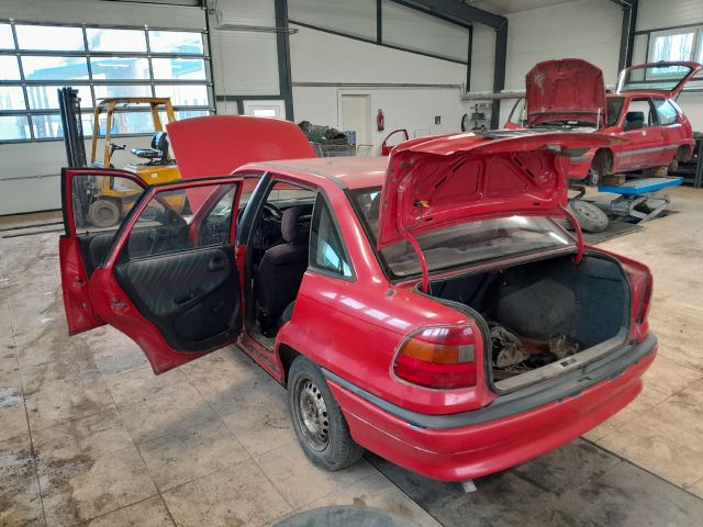 bontott OPEL ASTRA F Bal hátsó Ajtózár