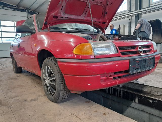 bontott OPEL ASTRA F Bal hátsó Ajtózár