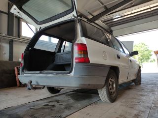 bontott OPEL ASTRA F Bal hátsó Fixüveg (Ajtóban)