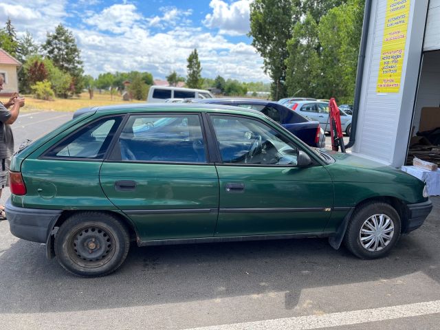 bontott OPEL ASTRA F Bal hátsó Külső Kilincs