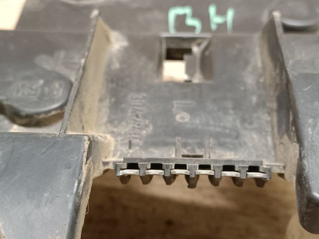 bontott OPEL ASTRA F Bal Hátsó Lámpa Foglalat