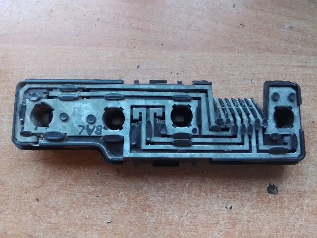 bontott OPEL ASTRA F Bal Hátsó Lámpa Foglalat