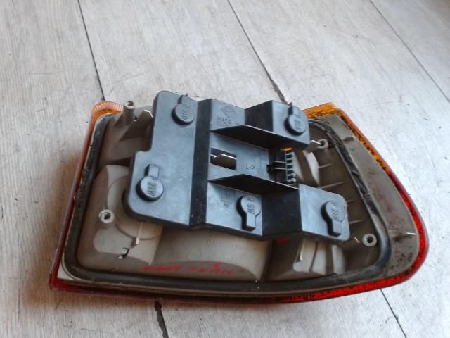 bontott OPEL ASTRA F Bal Hátsó Lámpa