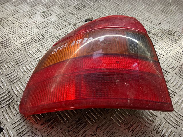 bontott OPEL ASTRA F Bal Hátsó Lámpa