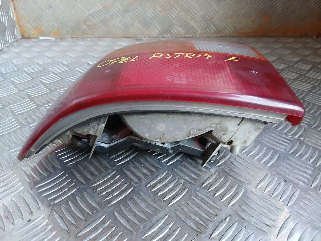 bontott OPEL ASTRA F Bal Hátsó Lámpa