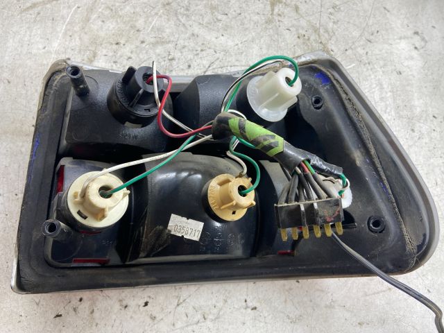 bontott OPEL ASTRA F Bal Hátsó Lámpa