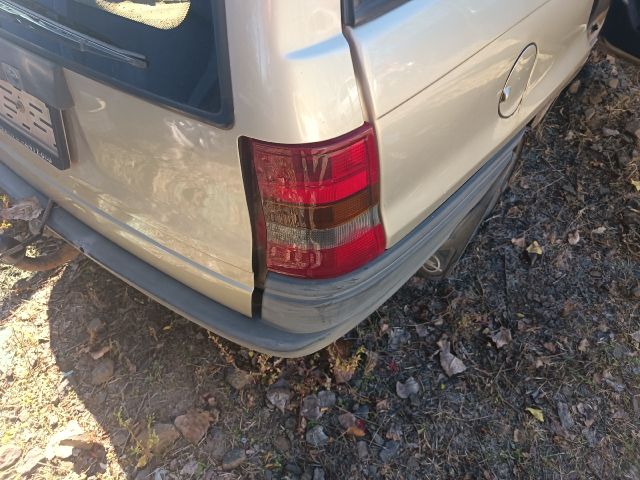 bontott OPEL ASTRA F Biztosítéktábla Csomagtér