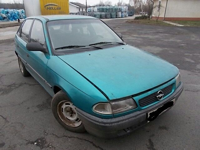 bontott OPEL ASTRA F Csomagtér Kárpit